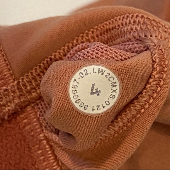 Lululemon nude pink Savannah in alignment racerback v-neck pullover sports bra - Picture 5 of 8